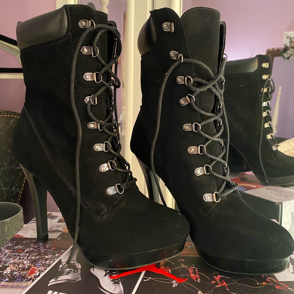 Platform lace up boots!